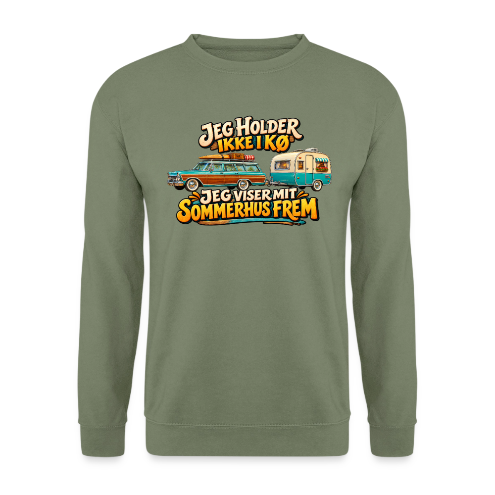 CityShirts - Sweatshirt - Jeg holder ikke i kø – Jeg viser mit sommerhus frem - CS034 - militærgrøn