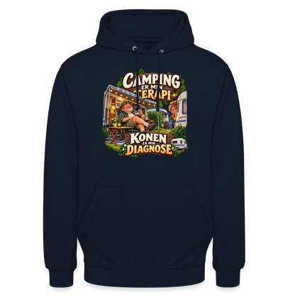CityShirts - Hoodie - Camping er min terapi – Konen er min diagnose - CS032 - marineblå