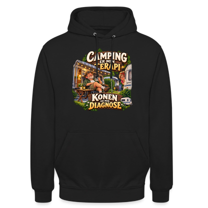 CityShirts - Hoodie - Camping er min terapi – Konen er min diagnose - CS032 - sort