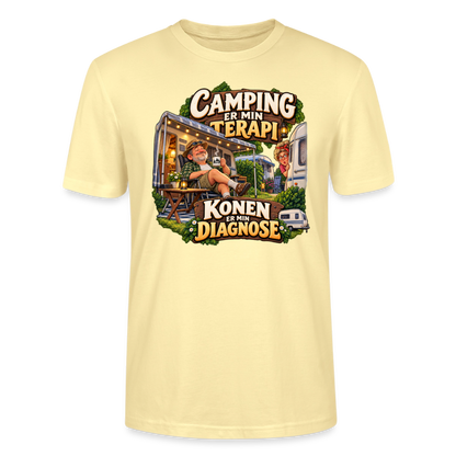 CityShirts - T-shirt - Camping er min terapi – Konen er min diagnose - CS032 - cremefarvet