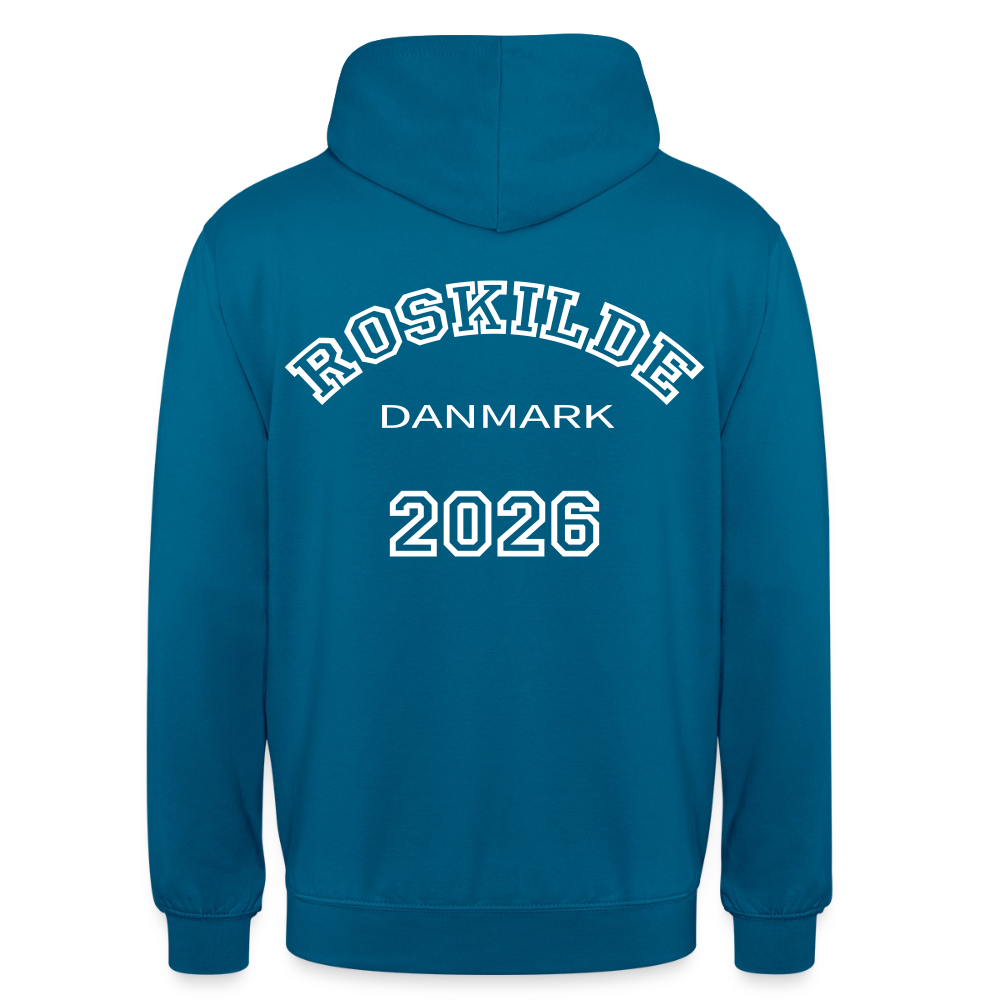 Hættetrøje unisex - Roskilde 2026 - dybt havblå 